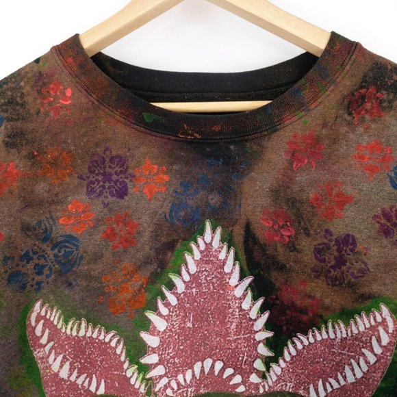 Stranger Things Custom Glow Blacklight Sweatshirt - Picture 5 of 12